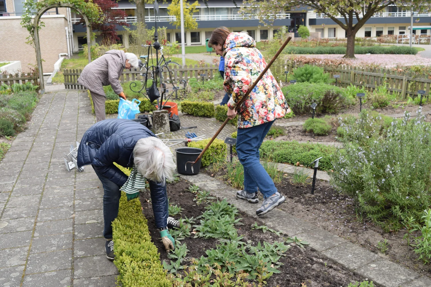 IVN Zelfpluk-Kruidentuin Losser